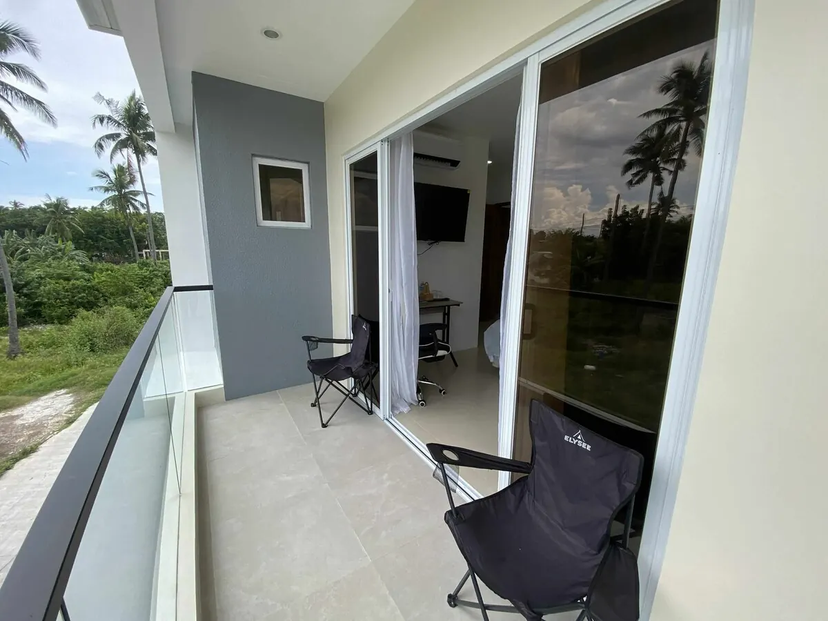 Suite 2 at OIA Suites Moalboal, photo 4