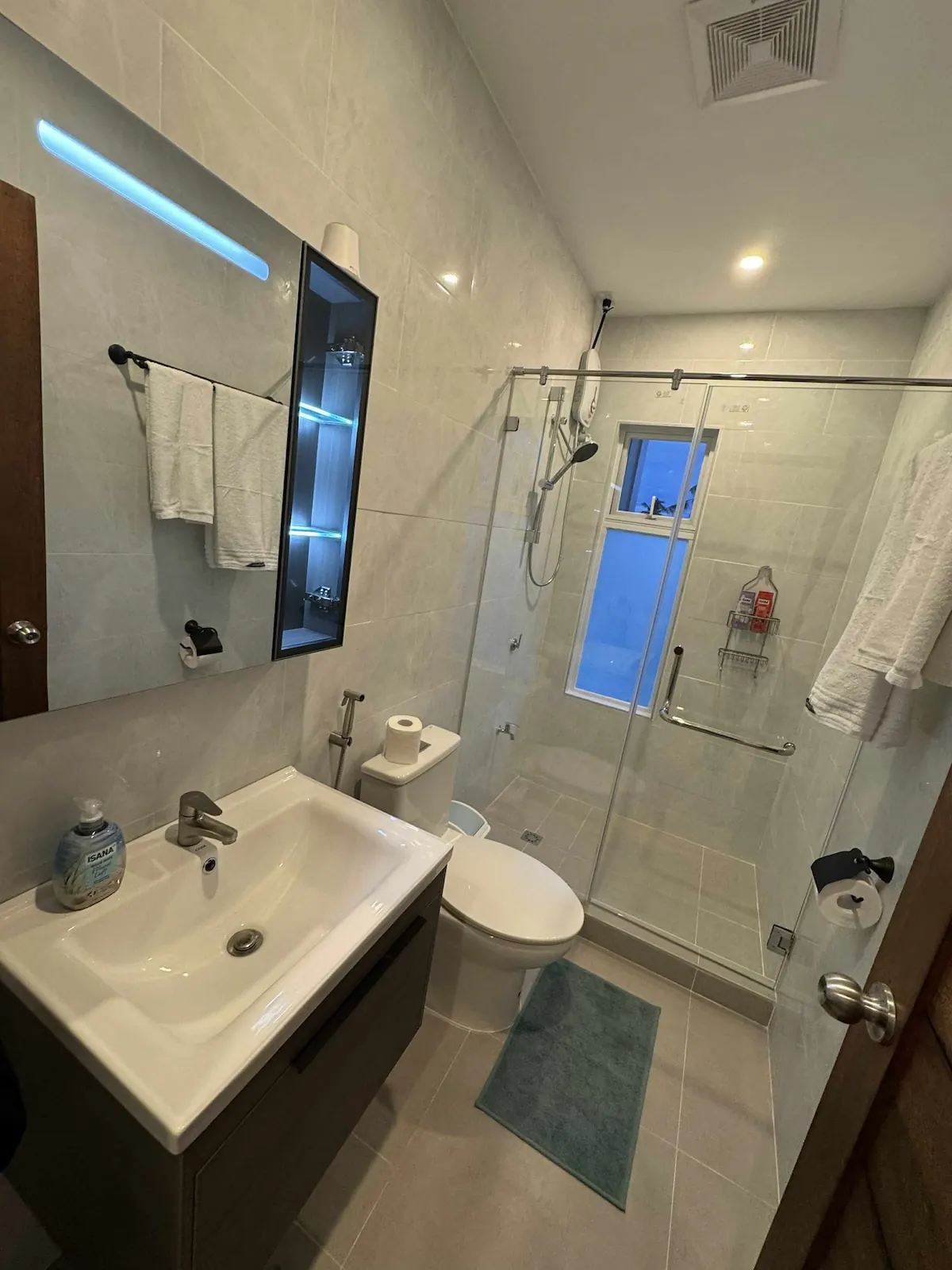 Suite 3 at OIA Suites Moalboal, photo 4